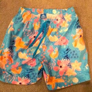 Chubbies “Underwater Gardens” swim trunks size small with 7” inseam
